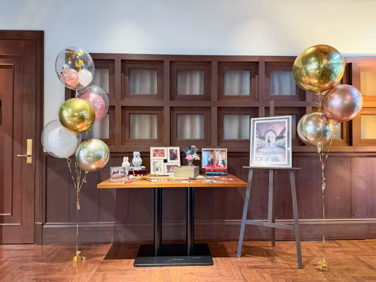 クラシカ表参道でのゴールド&ピンクバルーン結婚お祝い演出