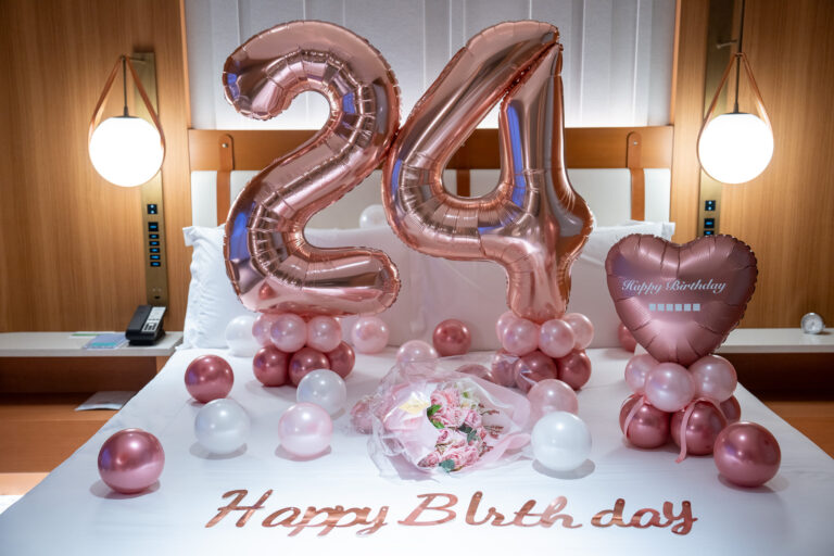 インターコンチネンタル横浜Pier8에서의 24세 생일을 로즈 골드 풍선으로 서프라이즈 꾸미기