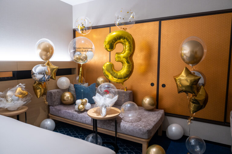 3rd Anniversary Gold & White Balloon Decoration at Hilton Tokyo Bay