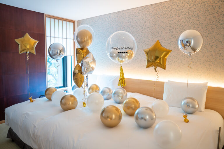 Gold & Silver Birthday Surprise Balloon Decoration at ふふ京都