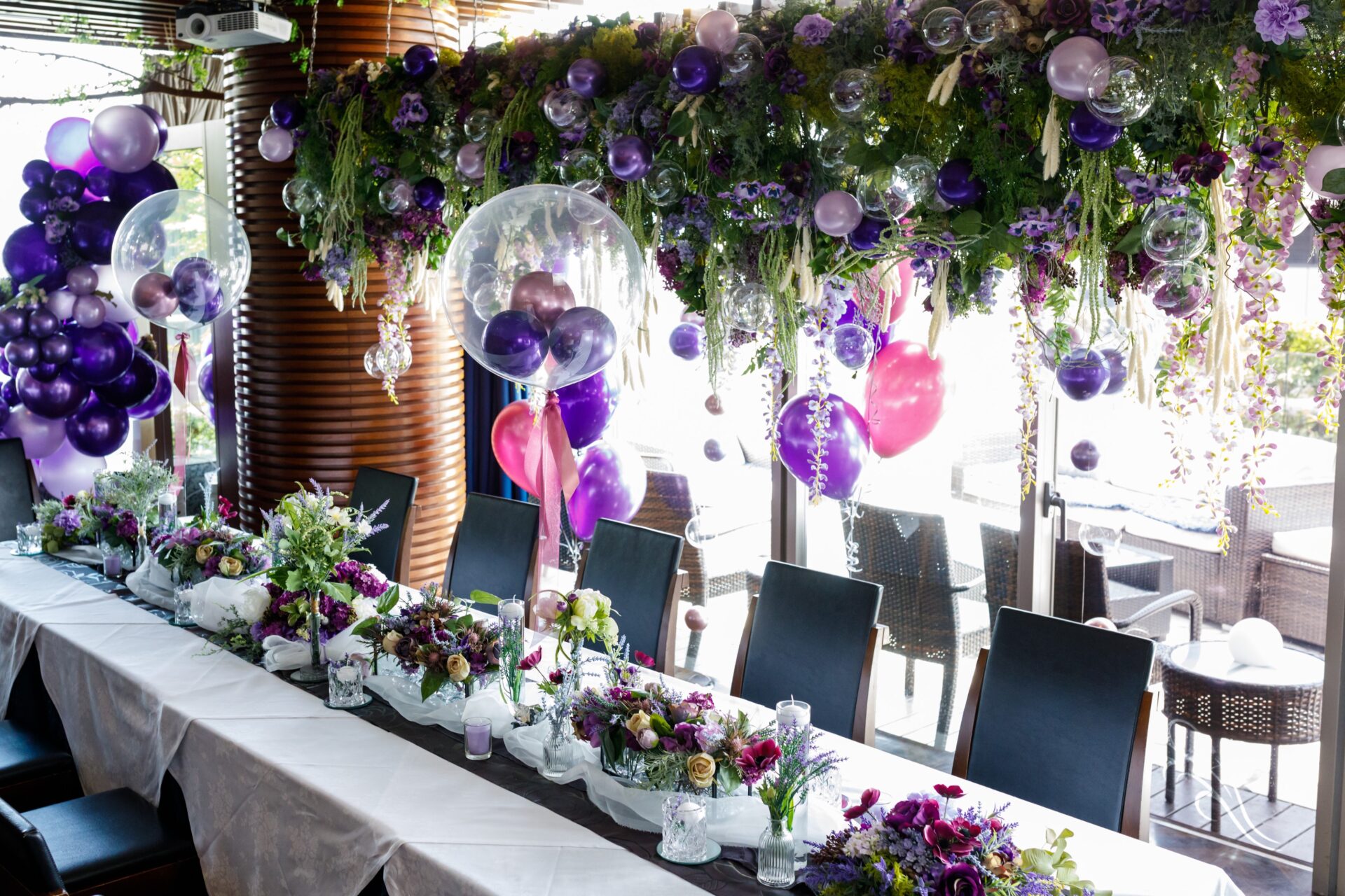 飲食店でバースデーパーティー装飾