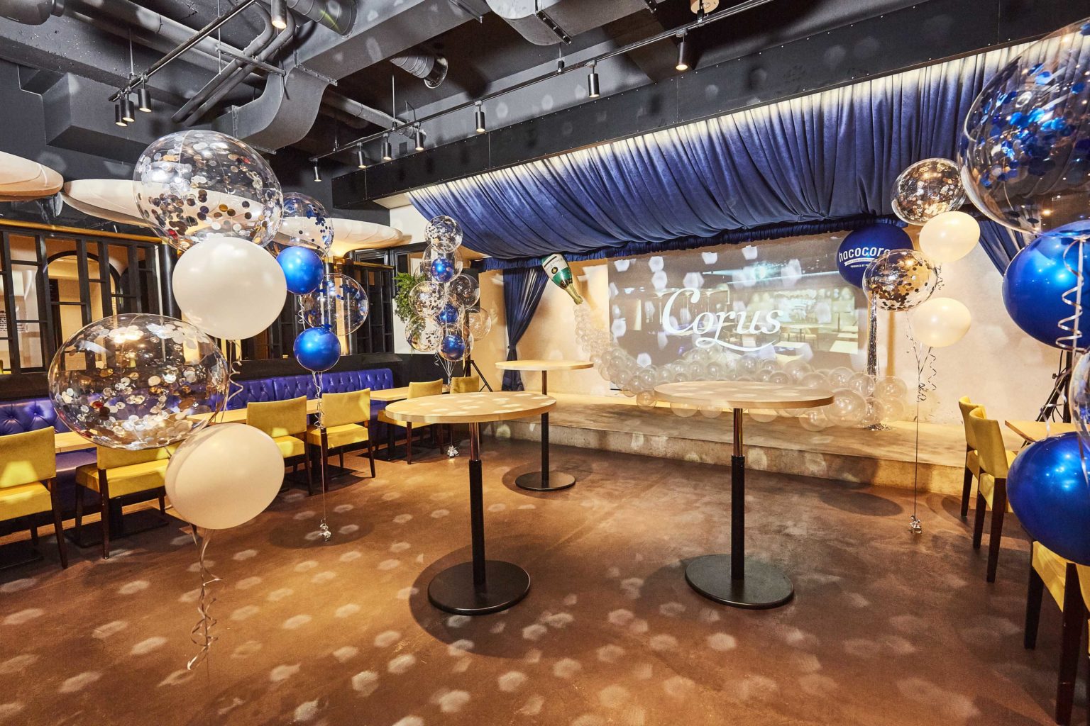 法人イベントスクリーン周りの装飾