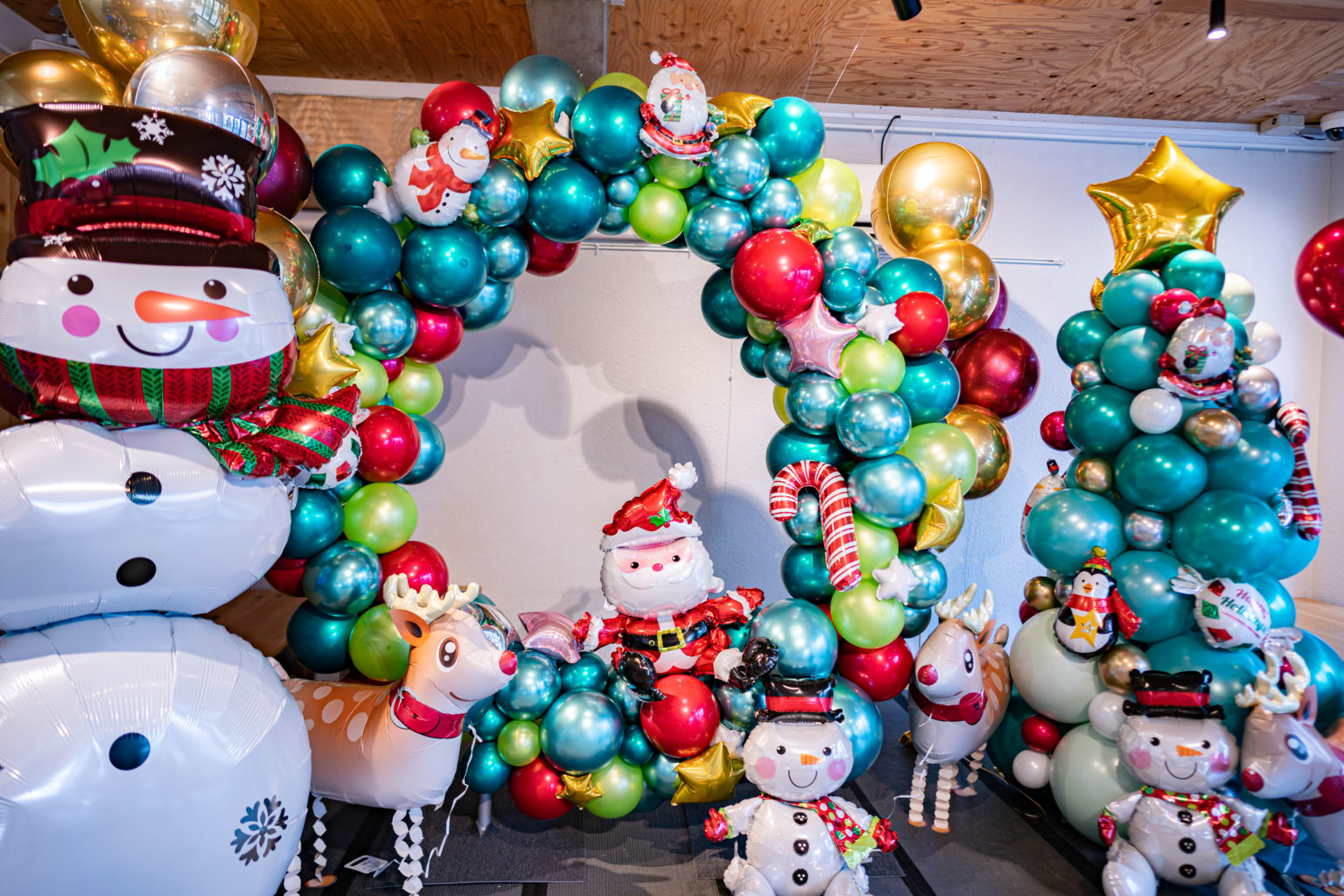 店舗のクリスマスディスプレイ装飾