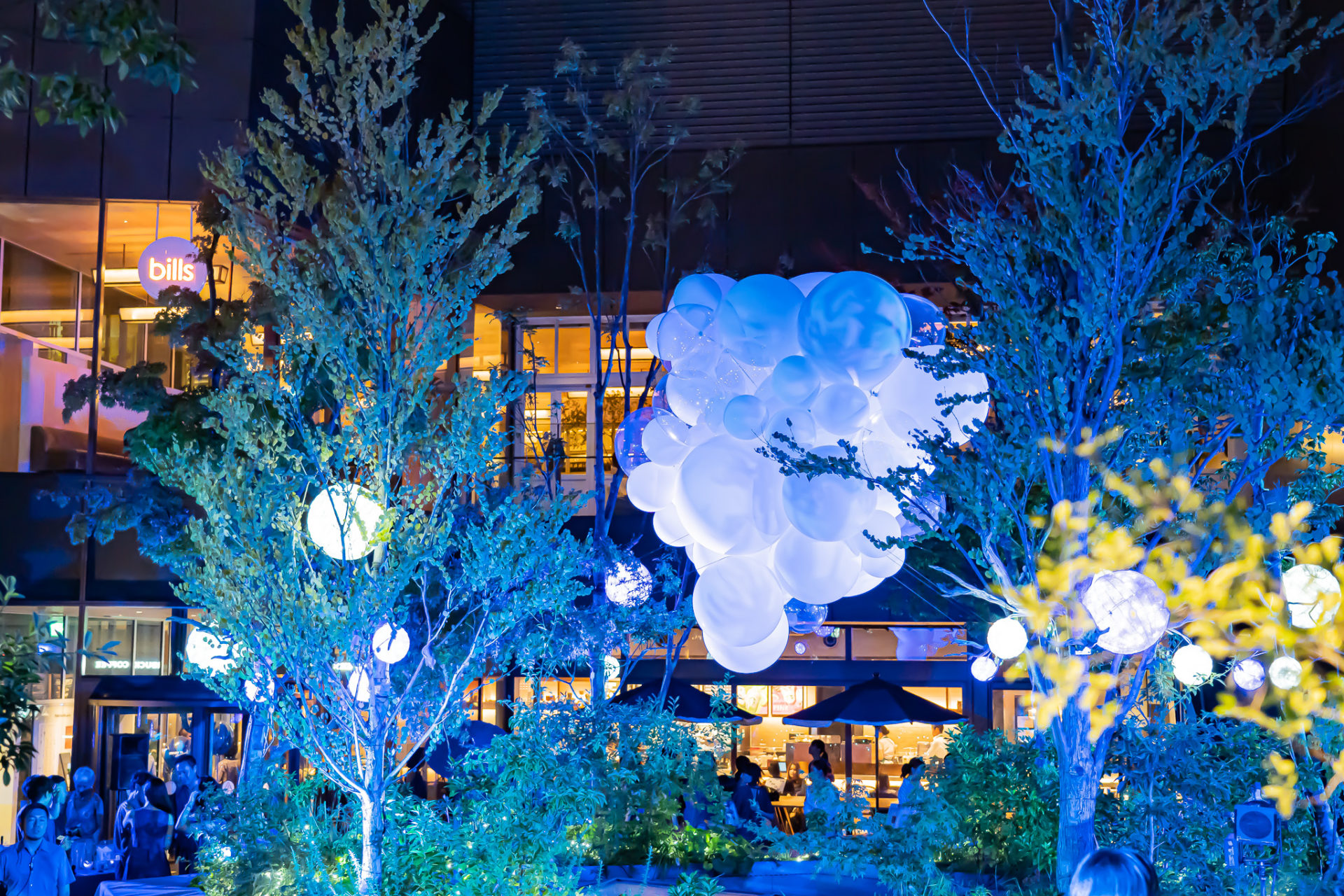 屋外のバルーン装飾