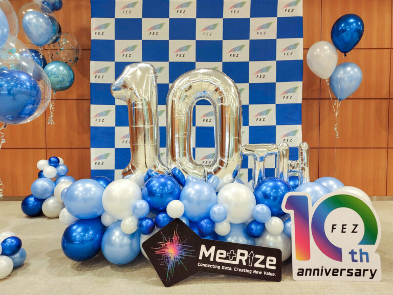 丸の内ビルディングでの10周年記念バルーン装飾お祝い