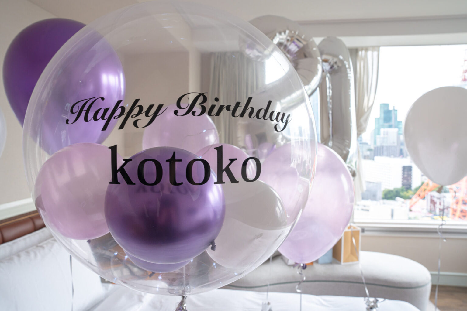 ホテルでバースデーサプライズ装飾