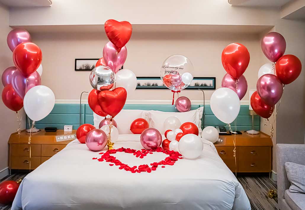 ホテルで彼女にプロポーズ装飾