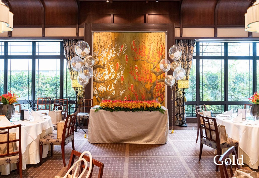 結婚式会場の高砂装飾