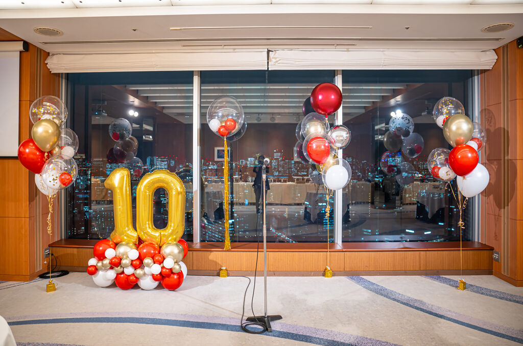 Tokyo Dome Hotel 10주년 기념 레드&골드 벌룬 데코레이션