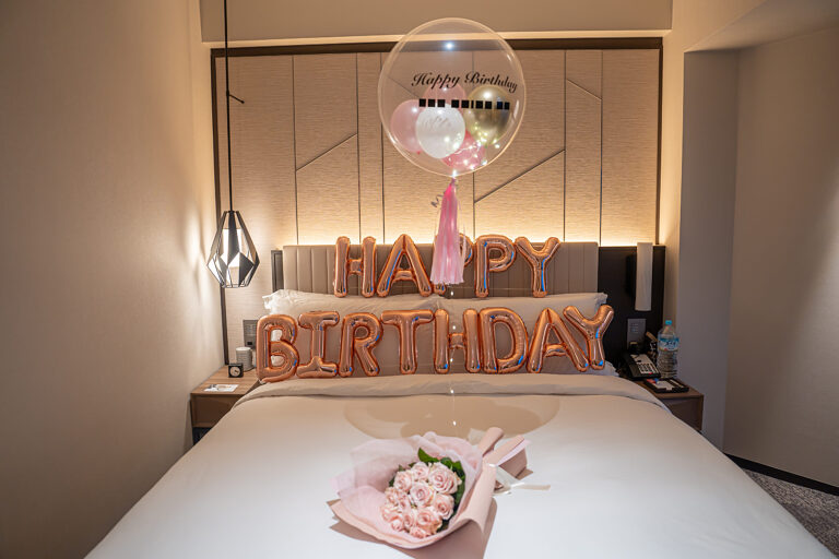 ANA InterContinental Tokyo 로즈 골드 생일 서프라이즈 데코레이션