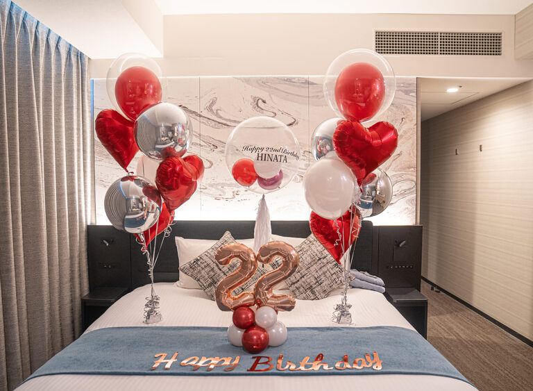 22nd Birthday Surprise Balloon Decoration at 三井ガーデンホテル豊洲プレミア