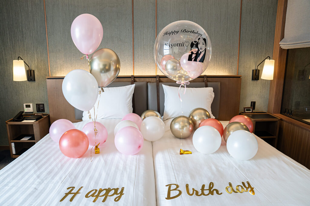 Hotel Collective生日驚喜 粉色與金色氣球裝飾