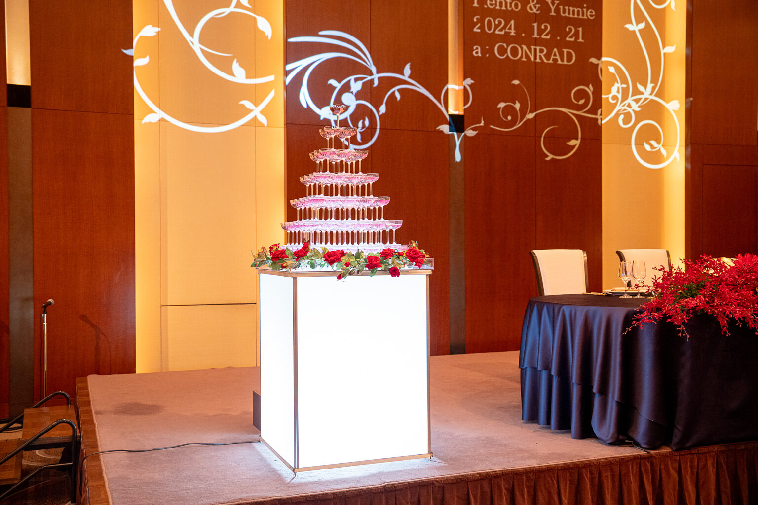 Champagne Tower Show and Red Rose Decorations for a Wedding Reception at コンラッド東京