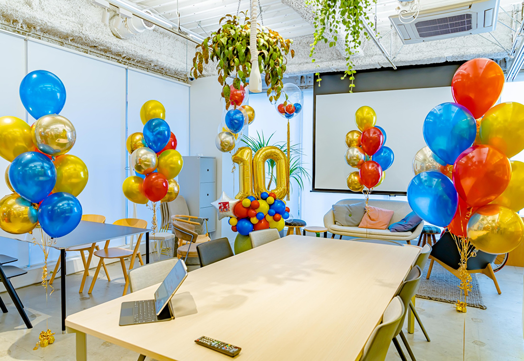 オフィスで周年お祝いイベント装飾