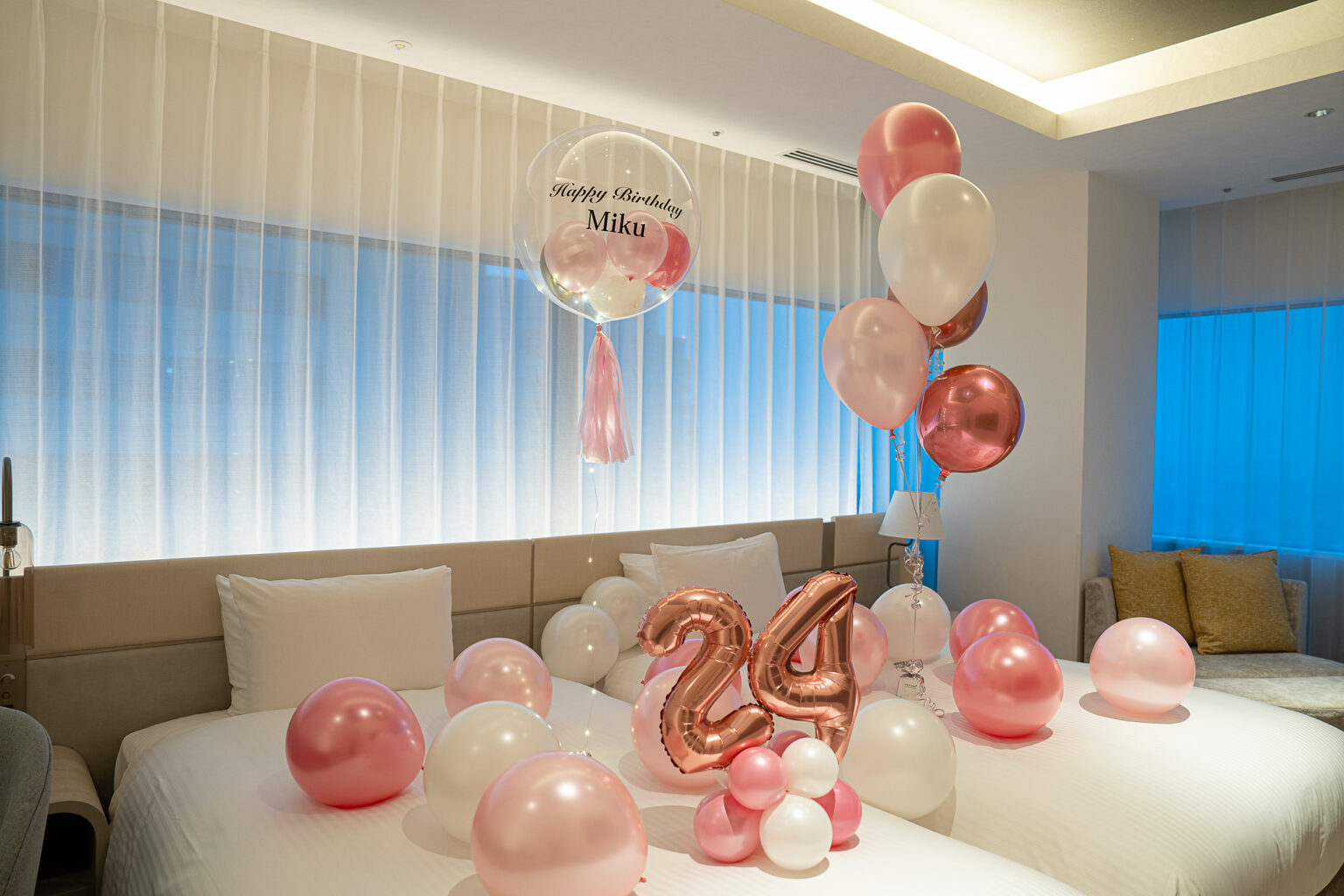 24th birthday surprise decoration at 三井ガーデンホテル横浜みなとみらいプレミア