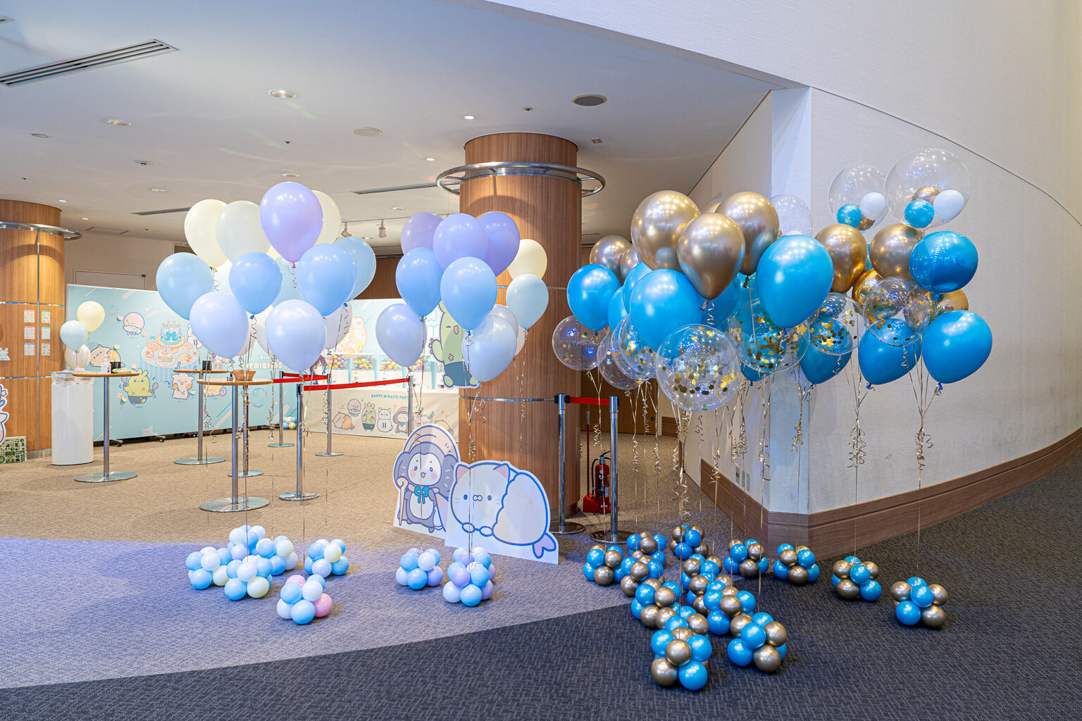 品川インターシティホール＆貸会議室でのバルーンアーチとブーケの周年イベント飾り付け