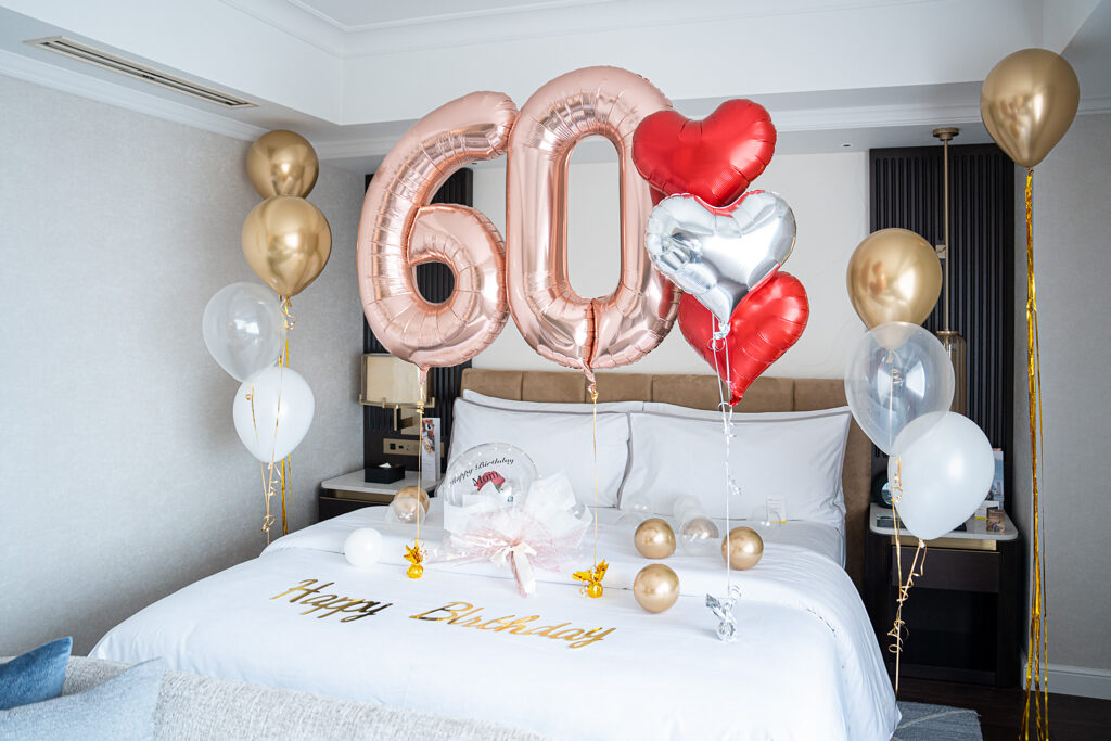 ウェスティンホテル東京에서의 60세 생일 축하 풍선 장식