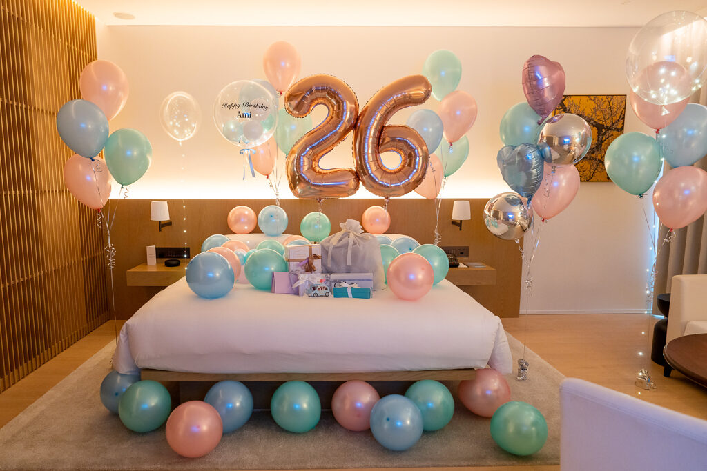 東京エディション虎ノ門에서의 26세 생일 서프라이즈 풍선 장식