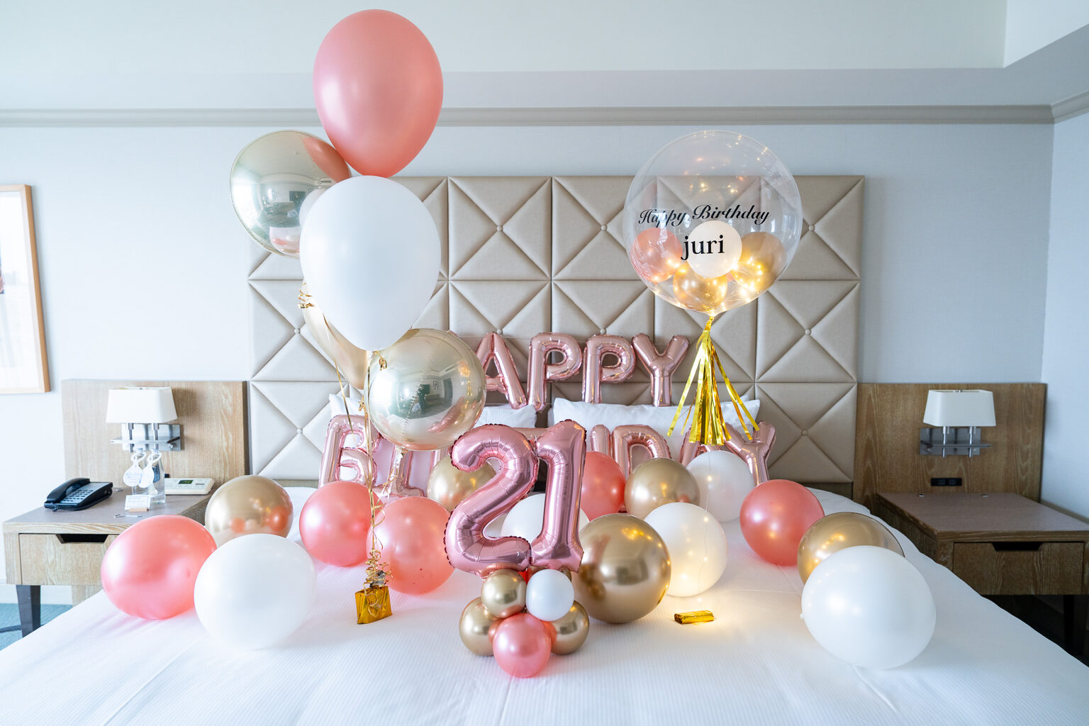 ヒルトン東京お台場での21歳の誕生日をローズピンクのバルーンでサプライズ飾り付け