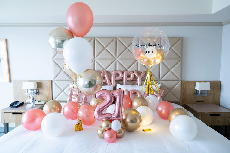 ヒルトン東京お台場での21歳の誕生日をローズピンクのバルーンでサプライズ飾り付け