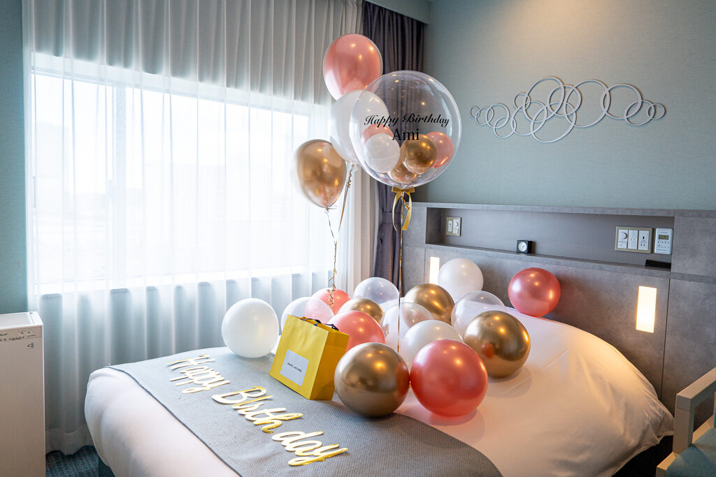 Rose Pink and Gold Birthday Surprise Decoration at ラビスタ東京ベイ