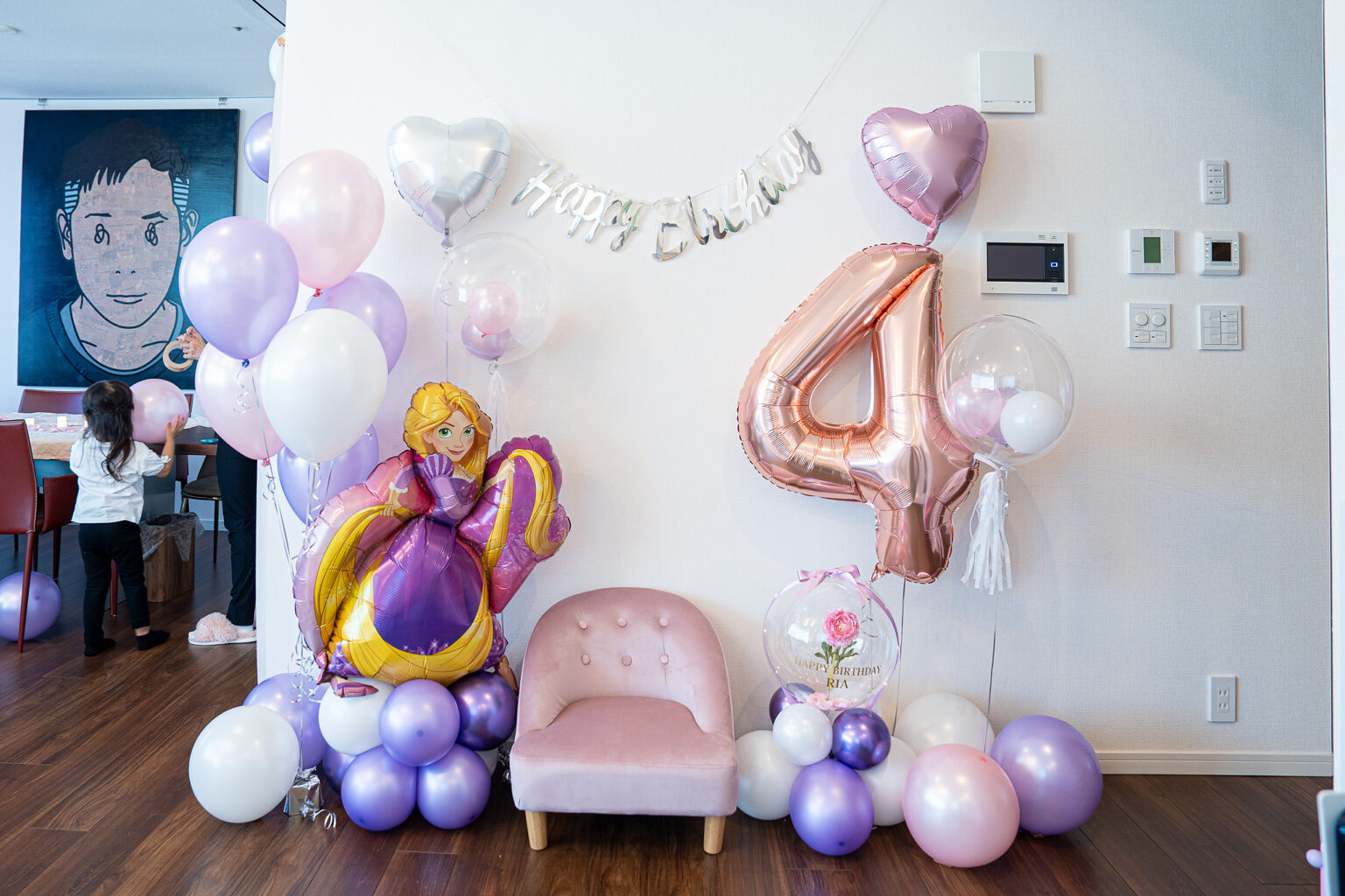 東京の自宅でラベンダーとピンクで彩る4歳の誕生日バルーン飾り付け
