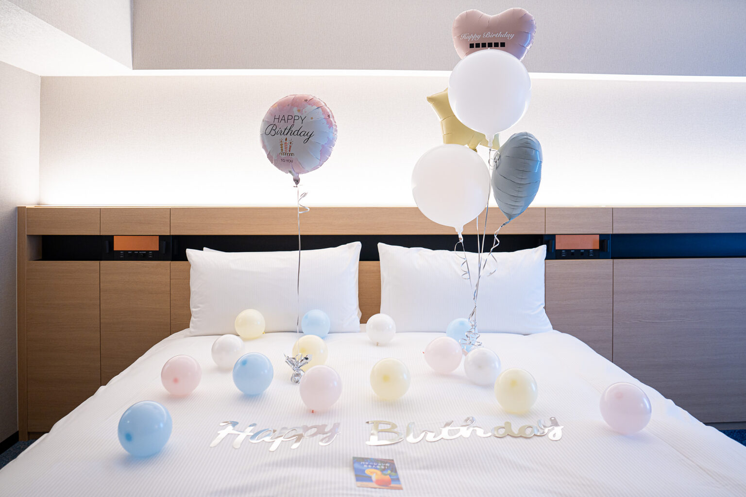 ヒルトン東京ベイでの誕生日サプライズ パステルカラーのバルーン飾り付け