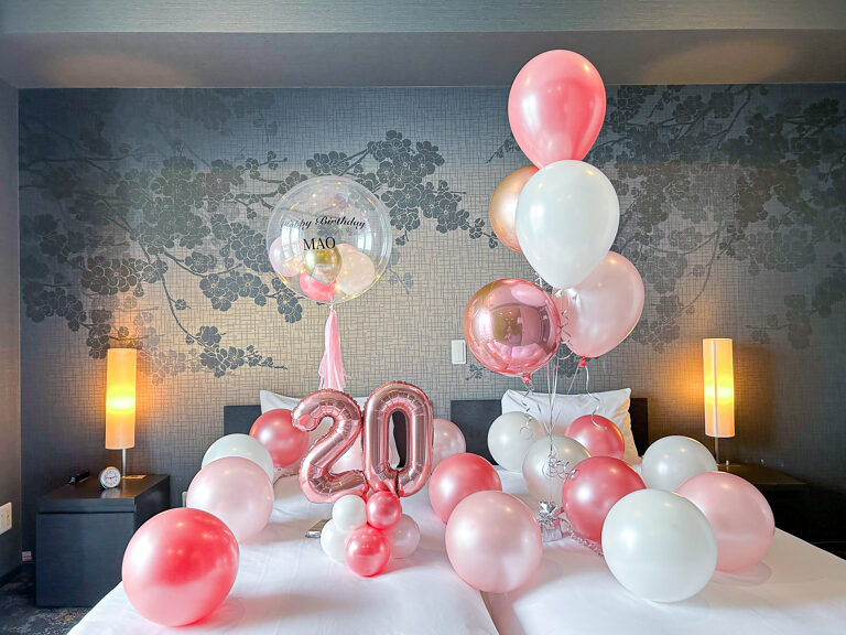 相鉄グランドフレッサ 東京ベイ有明でのピンクとローズゴールドの誕生日サプライズ飾り付け