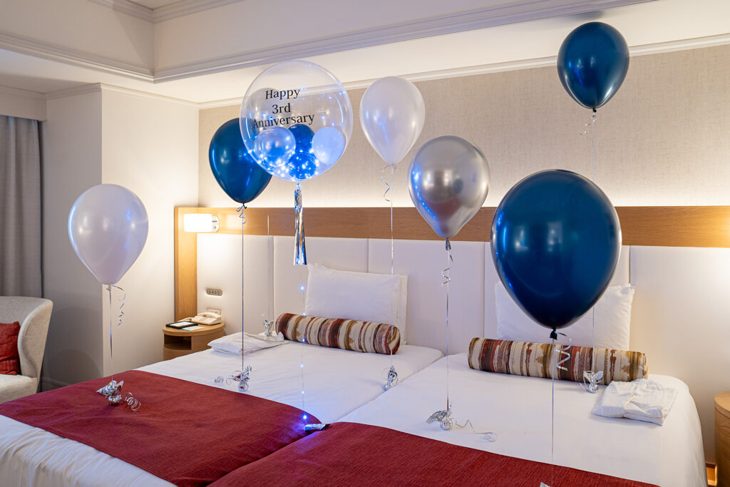 3rd Anniversary Navy and Silver Balloon Decoration at グランドニッコー東京 台場