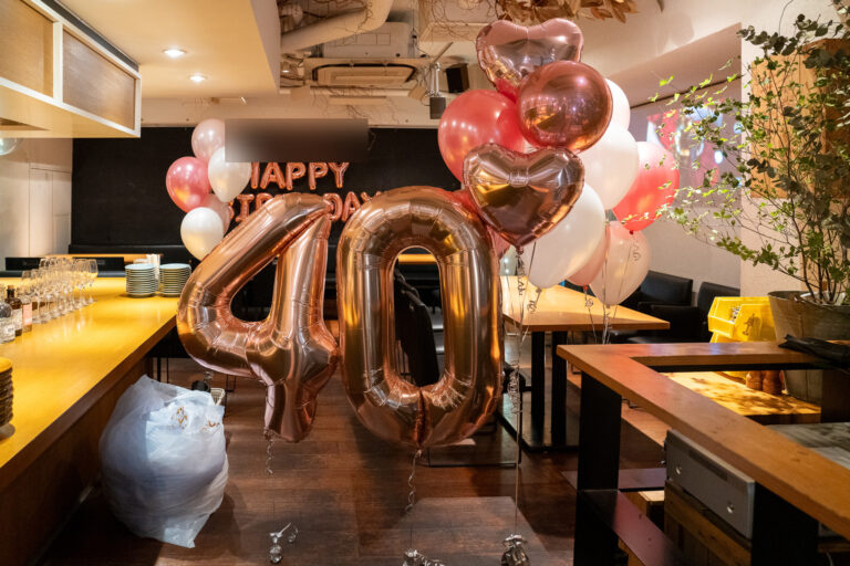 CUJORL에서의 90세 생일 축하 풍선 장식