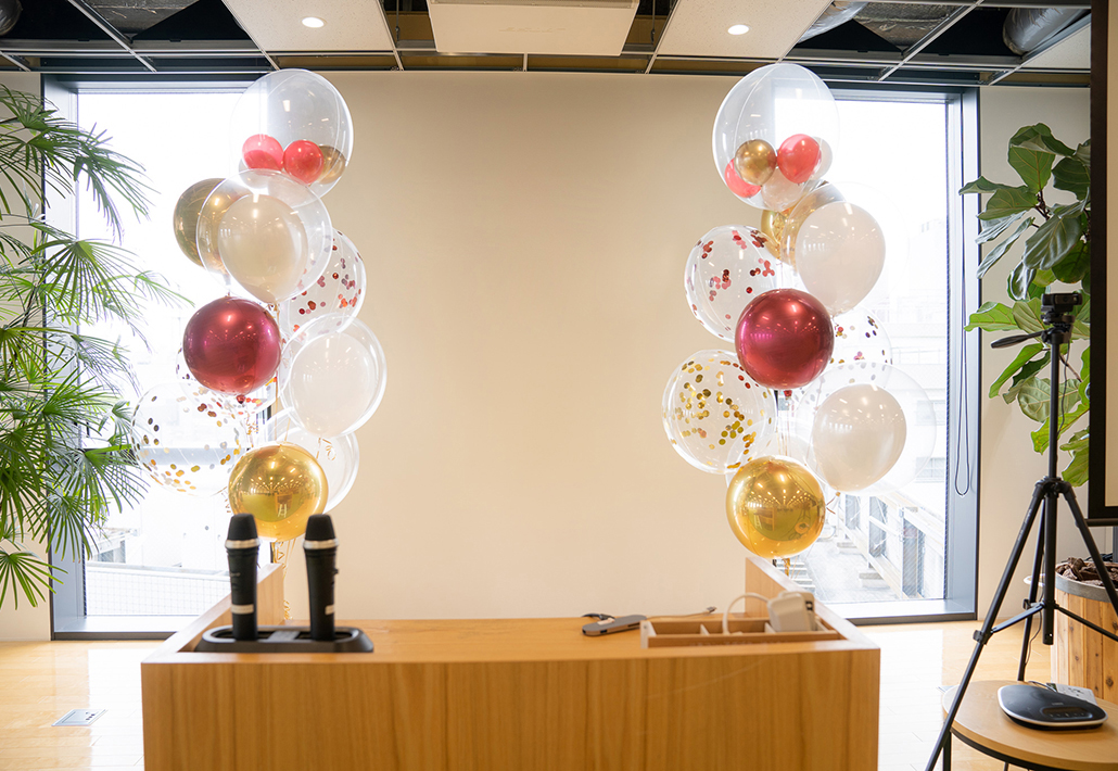 表彰式イベントでスクリーン周りの装飾