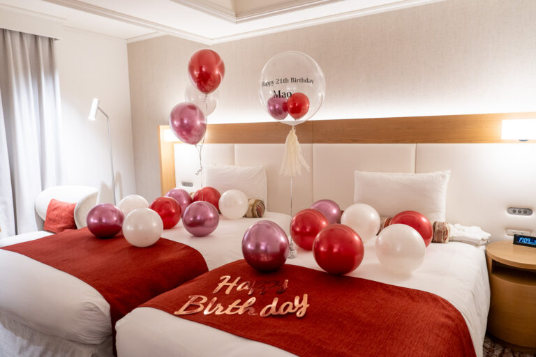 21st birthday surprise balloon decoration at グランドニッコー東京台場