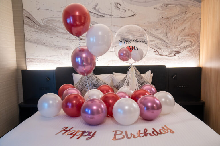 Red and Pink Birthday Surprise Decoration at 三井ガーデンホテル豊洲プレミア
