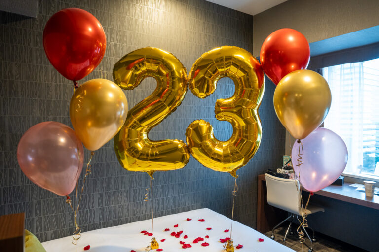Surprise balloon decoration for 23rd birthday at 相鉄グランドフレッサ東京ベイ有明
