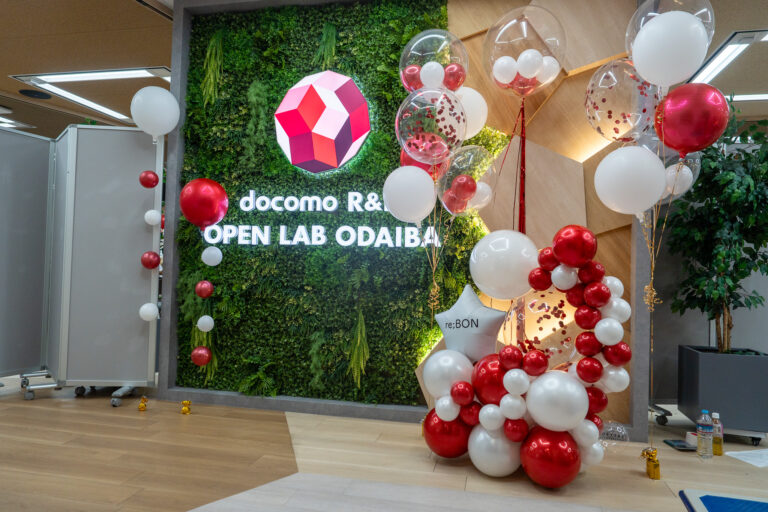 Corporate Party Balloon Decoration at docomo R&D OPEN LAB ODAIBA: Red & White Modern Coordination