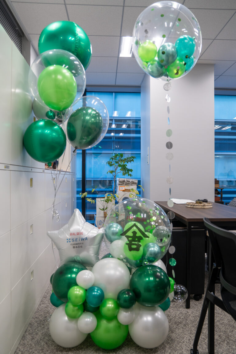BIZCORE日本橋 Office Relocation Balloon Decoration | Gorgeous Green and Teal Display