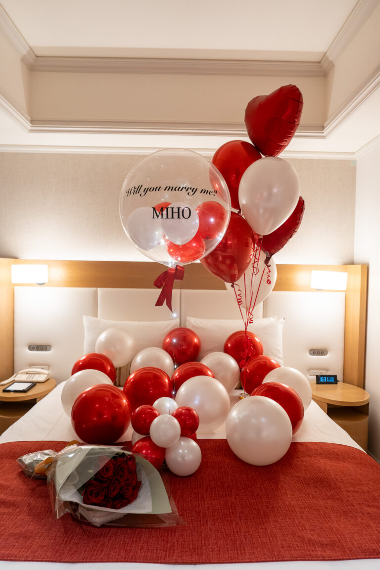 Surprise Proposal Balloon Decoration at グランドニッコー東京台場