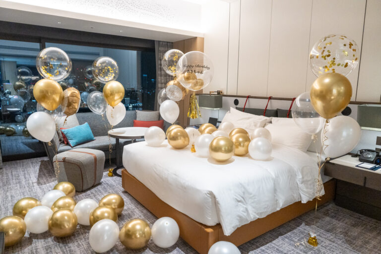 Gold & White Birthday Surprise Decoration at メズム東京オートグラフコレクション