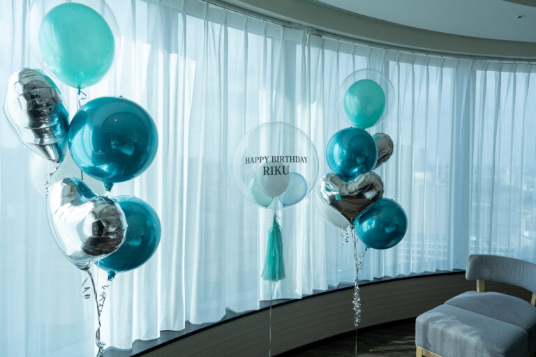 Turquoise Balloon Surprise Birthday Decoration at 三井ガーデンホテル豊洲プレミア