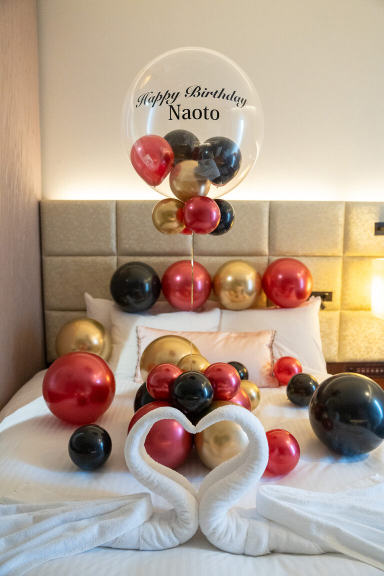 Birthday surprise balloon decoration at 三井ガーデンホテル大阪プレミア