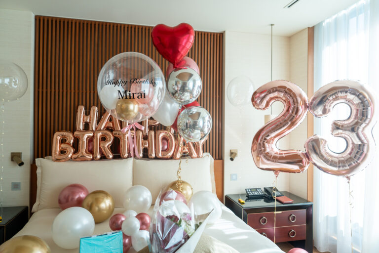 23rd Birthday Surprise Balloon Decoration at ザ・ペニンシュラ東京