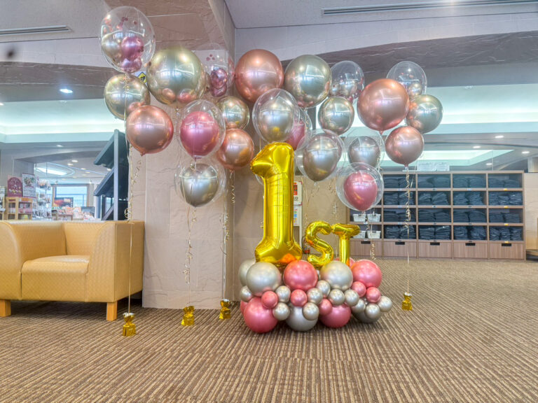 Gold & Silver Anniversary Celebration Balloon Decoration at 亀の井ホテル塩原