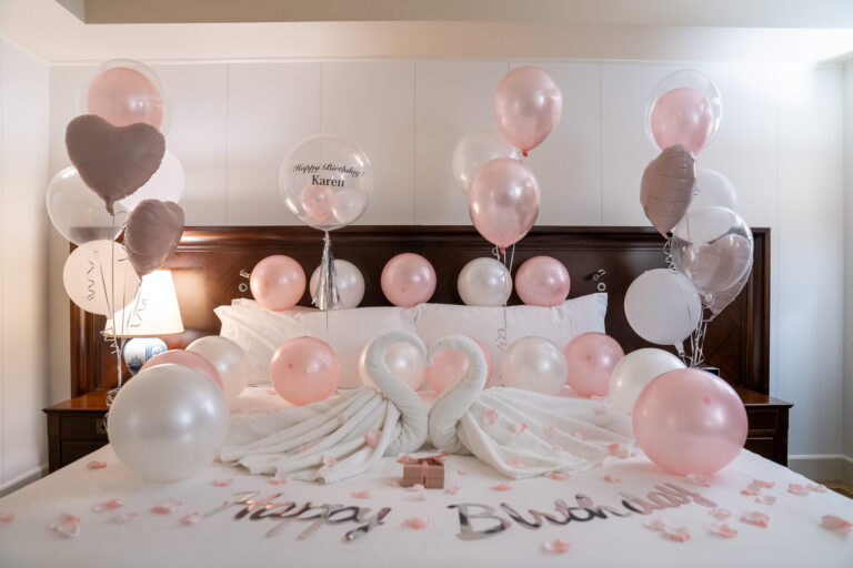 ヨコハマ グランド インターコンチネンタル ホテル Pink & White Birthday Surprise Decoration