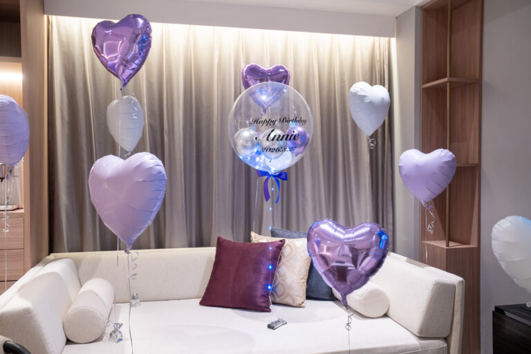 Birthday surprise balloon decoration at ホテルヴィラフォンテーヌグランド東京六本木