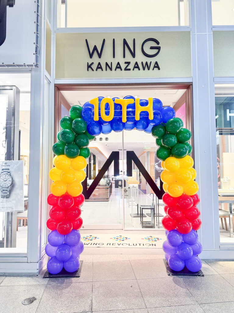 WING金沢店 10주년 축하 벌룬 아치 장식