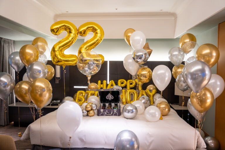 22nd Birthday Surprise Decorations at セルリアンタワー東急ホテル
