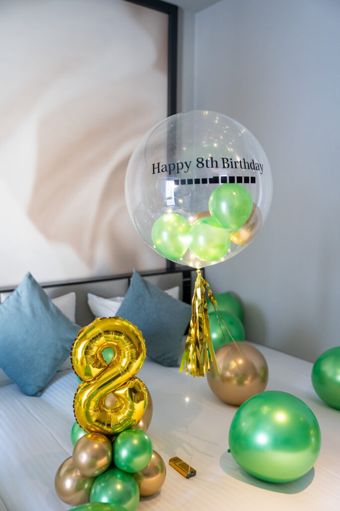 オリエンタルホテル ユニバーサル・シティ에서의 8세 생일 풍선 장식