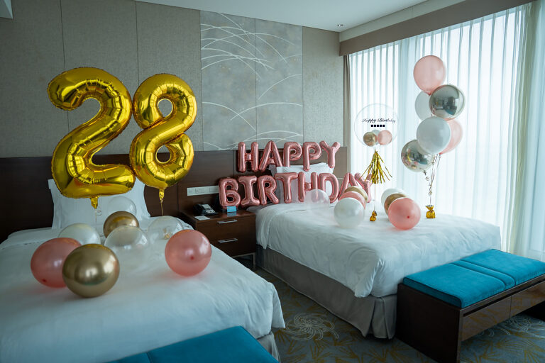 大阪マリオット都ホテルでの28歳誕生日サプライズバルーン装飾