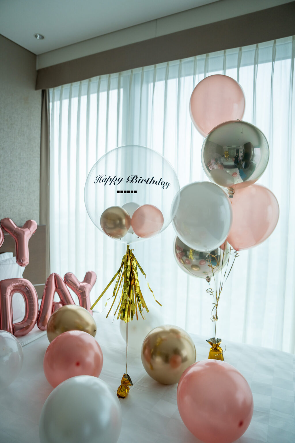 28th Birthday Surprise Balloon Decoration at 大阪マリオット都ホテル