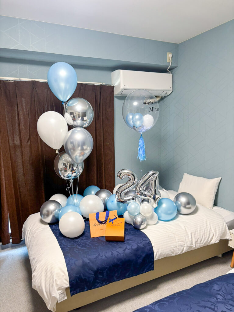 Surprise 24th birthday blue & silver balloon decoration at ダイアパレス大手門